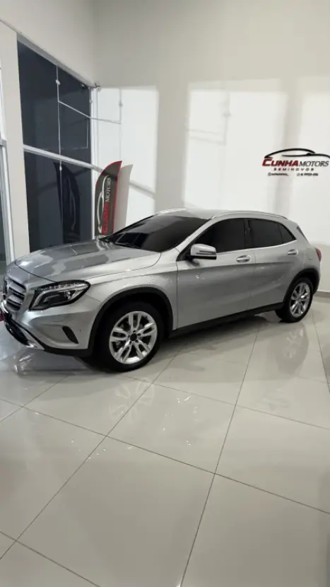 MERCEDES-BENZ GLA 200 1.6 16V 4P FLEX CGI ENDURO TURBO AUTOM�TICO, Foto 2
