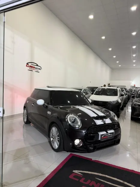 MINI Cooper 1.6 16V JOHN COOPER WORKS, Foto 3