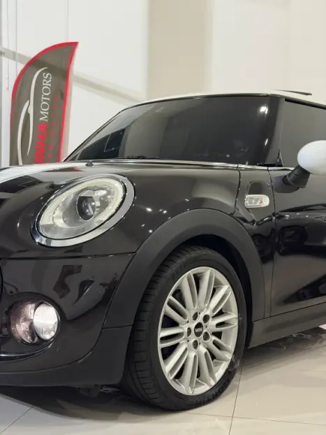 MINI Cooper 1.6 16V JOHN COOPER WORKS, Foto 4