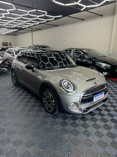 MINI Cooper 2.0 16V S TOP TURBO, Foto 3 MINI Cooper 2.0 16V S TOP TURBO, Foto 3