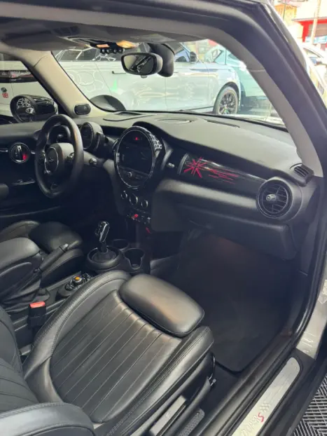 MINI Cooper 2.0 16V S TOP TURBO, Foto 8 MINI Cooper 2.0 16V S TOP TURBO, Foto 8