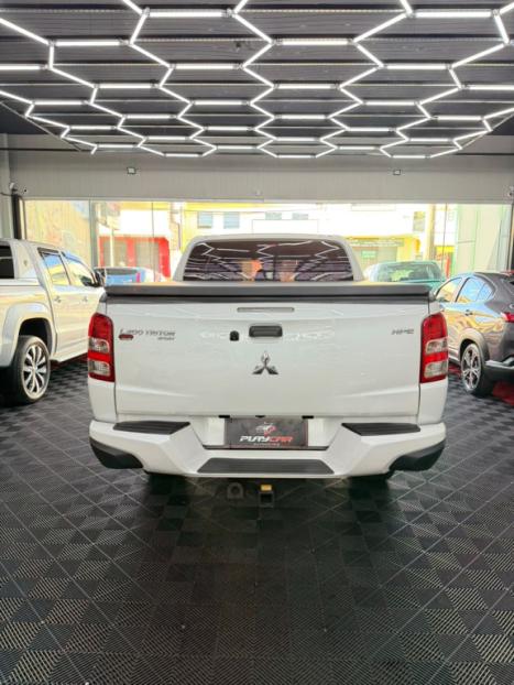 MITSUBISHI L 200 Triton 2.4 16V SPORT HPE 4X4 CABINE DUPLA TURBO DIESEL AUTOM�TICO, Foto 5