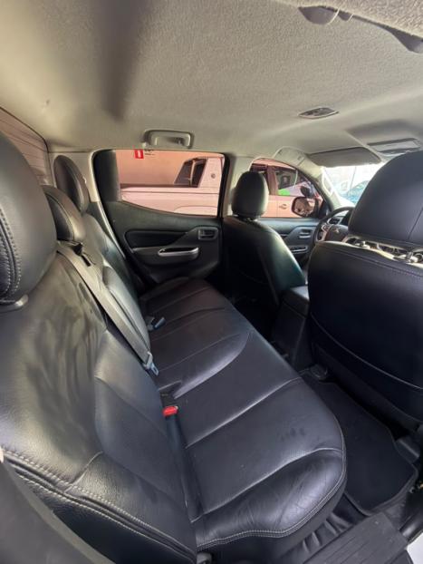 MITSUBISHI L 200 Triton 2.4 16V SPORT HPE 4X4 CABINE DUPLA TURBO DIESEL AUTOM�TICO, Foto 7