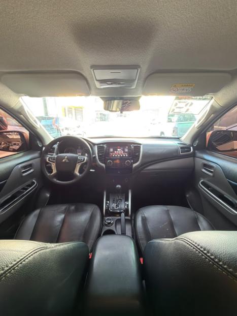 MITSUBISHI L 200 Triton 2.4 16V SPORT HPE 4X4 CABINE DUPLA TURBO DIESEL AUTOM�TICO, Foto 8