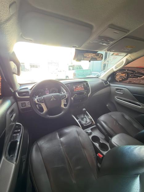 MITSUBISHI L 200 Triton 2.4 16V SPORT HPE 4X4 CABINE DUPLA TURBO DIESEL AUTOM�TICO, Foto 9