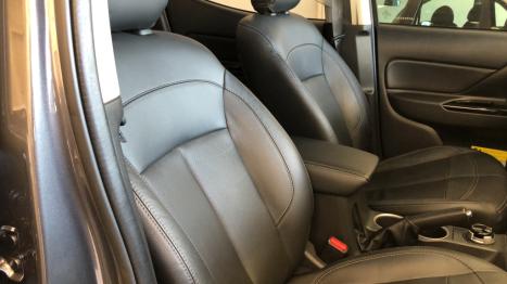 MITSUBISHI L 200 Triton 2.4 16V SPORT GLS CABINE DUPLA TURBO DIESEL AUTOM�TICO, Foto 21