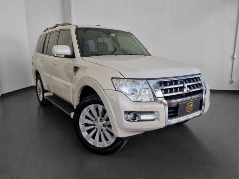 MITSUBISHI Pajero Full 3.8 V6 24V HPE 4X4 AUTOMÁTICO, Foto 5 MITSUBISHI Pajero Full 3.8 V6 24V HPE 4X4 AUTOMÁTICO, Foto 5