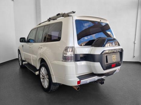 MITSUBISHI Pajero Full 3.8 V6 24V HPE 4X4 AUTOMÁTICO, Foto 9 MITSUBISHI Pajero Full 3.8 V6 24V HPE 4X4 AUTOMÁTICO, Foto 9