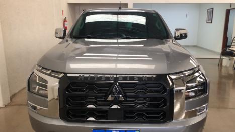 MITSUBISHI Triton 2.4 HPE BITURBO DIESEL CABINE DUPLA 4X4 AUTOM�TICO, Foto 4