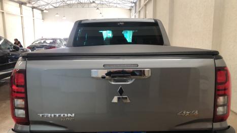 MITSUBISHI Triton 2.4 HPE BITURBO DIESEL CABINE DUPLA 4X4 AUTOM�TICO, Foto 9