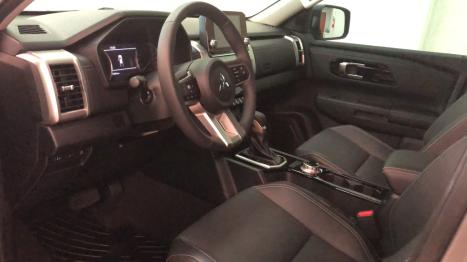 MITSUBISHI Triton 2.4 HPE BITURBO DIESEL CABINE DUPLA 4X4 AUTOM�TICO, Foto 12