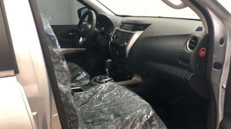 NISSAN Frontier 2.3 16V PLATINUM CABINE DUPLA 4X4 BI-TURBO DIESEL AUTOM�TICO, Foto 16