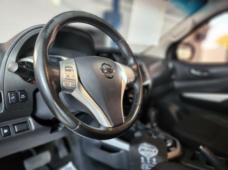 NISSAN Frontier 2.3 ATTACK CABINE DUPLA 4X4 BI-TURBO DIESEL AUTOM�TICO, Foto 9