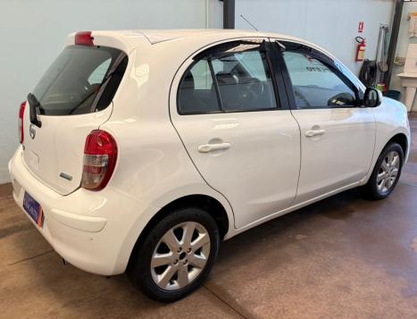 NISSAN March 1.0 12V 4P S FLEX, Foto 4