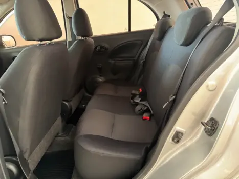 NISSAN March 1.0 16V 4P S FLEX, Foto 8