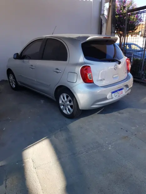 NISSAN March 1.0 16V 4P SV FLEX, Foto 6