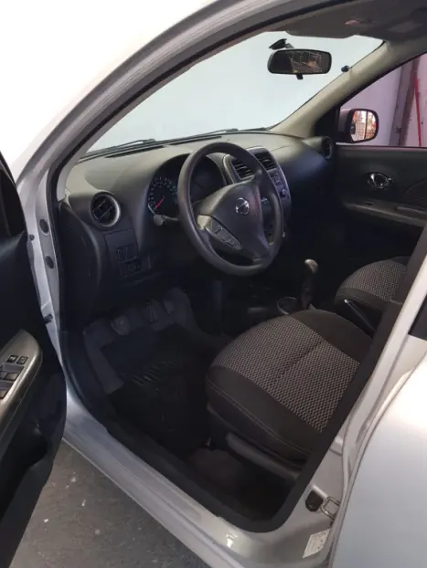 NISSAN March 1.0 16V 4P SV FLEX, Foto 10