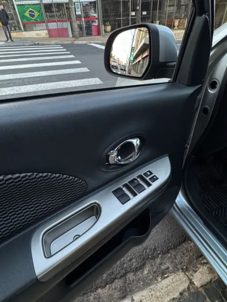NISSAN March 1.6 16V 4P SV FLEX, Foto 18