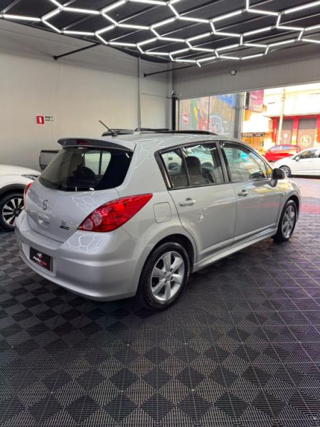 NISSAN Tiida Hatch 1.8 16V 4P SL FLEX, Foto 4