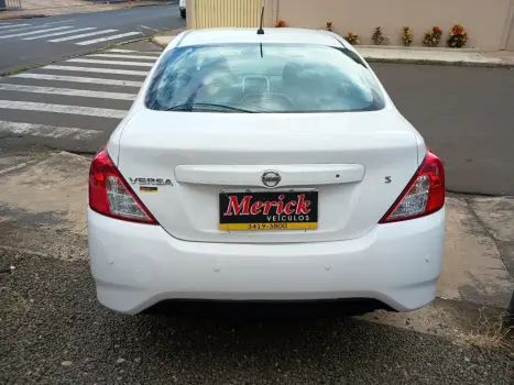 NISSAN Versa Sedan 1.0 4P FLEX S, Foto 5