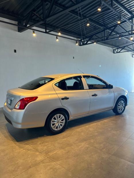 NISSAN Versa Sedan 1.6 16V 4P FLEXSTART V-DRIVE, Foto 2