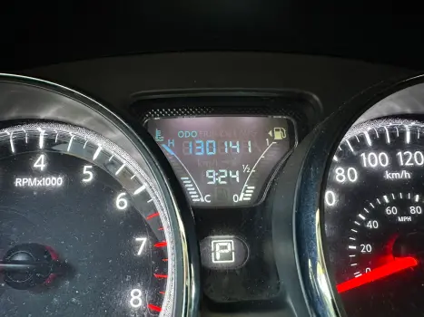 NISSAN Versa Sedan , Foto 10