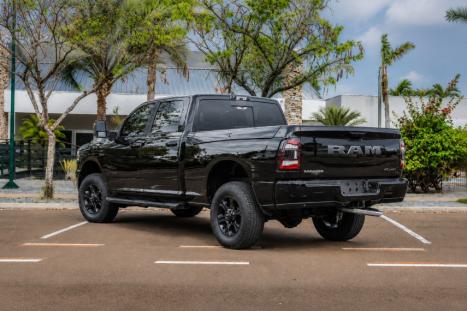 RAM 2500 6.7 I6 24V SLT CABINE DUPLA TURBO DIESEL NIGHT EDITION 4X4 AUTOM�TICO, Foto 5