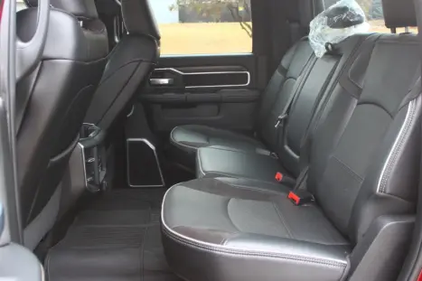RAM 2500 6.7 I6 24V SLT CABINE DUPLA TURBO DIESEL NIGHT EDITION 4X4 AUTOM�TICO, Foto 13