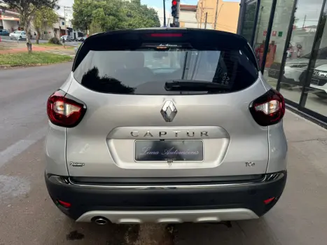 RENAULT Captur 1.3 16V 4P FLEX TCE INTENSE TURBO X-TRONIC AUTOMÁTICO CVT, Foto 6 RENAULT Captur 1.3 16V 4P FLEX TCE INTENSE TURBO X-TRONIC AUTOMÁTICO CVT, Foto 6