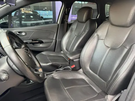 RENAULT Captur 1.3 16V 4P FLEX TCE INTENSE TURBO X-TRONIC AUTOMÁTICO CVT, Foto 11 RENAULT Captur 1.3 16V 4P FLEX TCE INTENSE TURBO X-TRONIC AUTOMÁTICO CVT, Foto 11