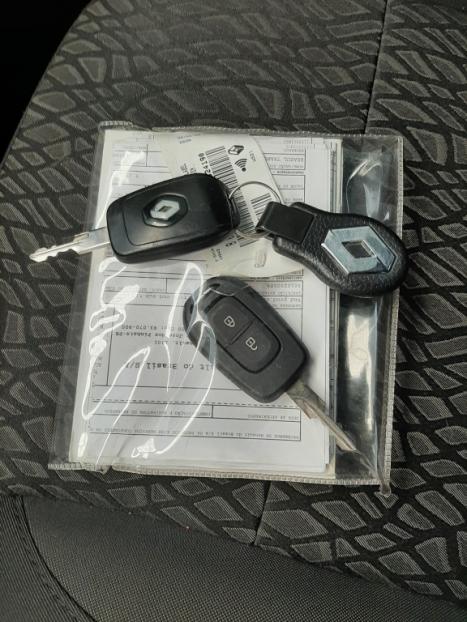 RENAULT Duster 1.6 16V 4P FLEX SCE AUTHENTIQUE X-TRONIC AUTOM�TICO, Foto 8