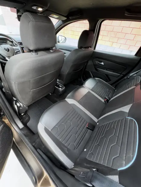RENAULT Duster 1.6 16V 4P FLEX SCE ICONIC X-TRONIC AUTOM�TICO, Foto 17