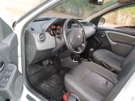 RENAULT Duster 2.0 16V 4P FLEX DYNAMIQUE AUTOM�TICO, Foto 4