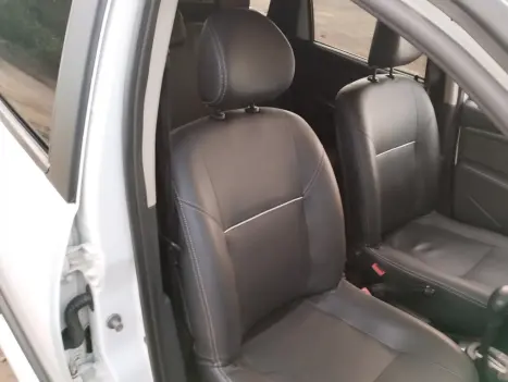 RENAULT Duster 2.0 16V 4P FLEX DYNAMIQUE AUTOM�TICO, Foto 6