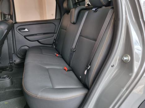 RENAULT Oroch 1.3 16V 4P OUTSIDER TURBO TCe AUTOMTICO CVT, Foto 3