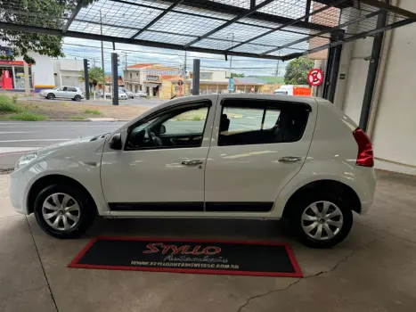 RENAULT Sandero 1.0 4P FLEX AUTHENTIQUE, Foto 2