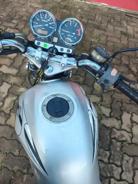 SUZUKI GSR 150 I, Foto 5