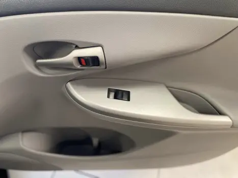 TOYOTA Corolla 1.8 16V 4P XEI, Foto 16