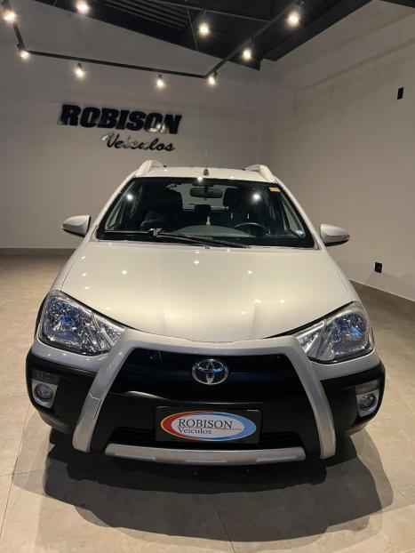 TOYOTA Etios Cross 1.5 16V 4P FLEX AUTOM�TICO, Foto 3