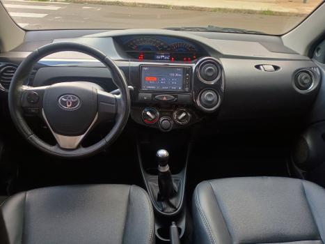 TOYOTA Etios Cross 1.5 16V 4P, Foto 3