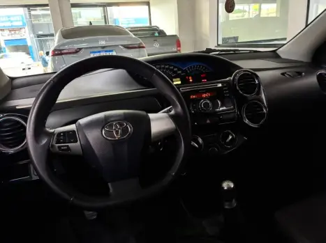 TOYOTA Etios Cross 1.5 16V 4P, Foto 10