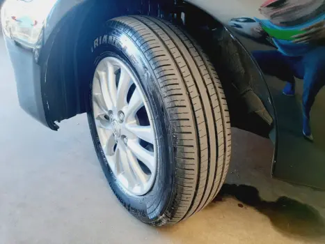 TOYOTA Etios Hatch 1.5 16V 4P FLEX XLS, Foto 3