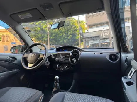 TOYOTA Etios Hatch 1.3 16V 4P FLEX X, Foto 12