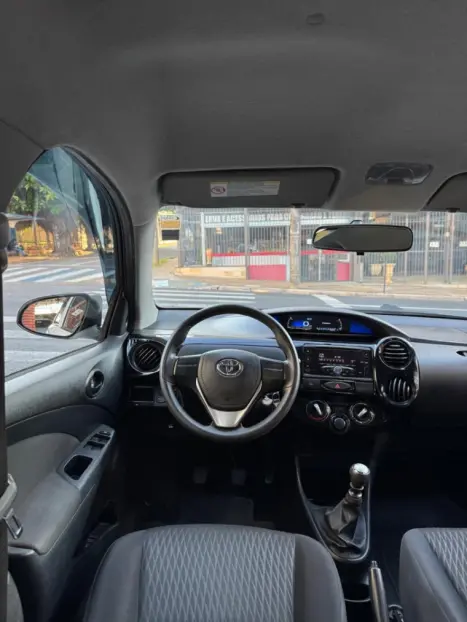 TOYOTA Etios Hatch 1.3 16V 4P FLEX X, Foto 15