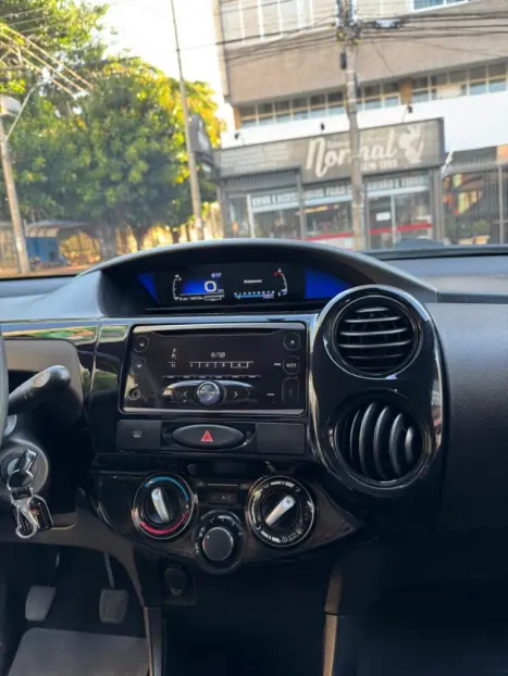 TOYOTA Etios Hatch 1.3 16V 4P FLEX X, Foto 17