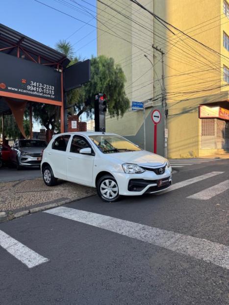 TOYOTA Etios Hatch 1.3 16V 4P FLEX X, Foto 6