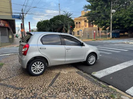 TOYOTA Etios Hatch 1.5 16V 4P FLEX XLS, Foto 6