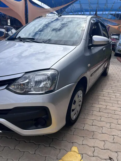 TOYOTA Etios Hatch 1.3 16V 4P FLEX X, Foto 6