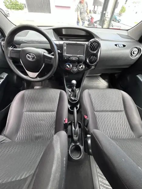 TOYOTA Etios Hatch 1.3 16V 4P FLEX X, Foto 9