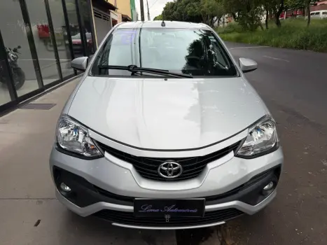 TOYOTA Etios Hatch 1.3 16V 4P FLEX XS, Foto 2